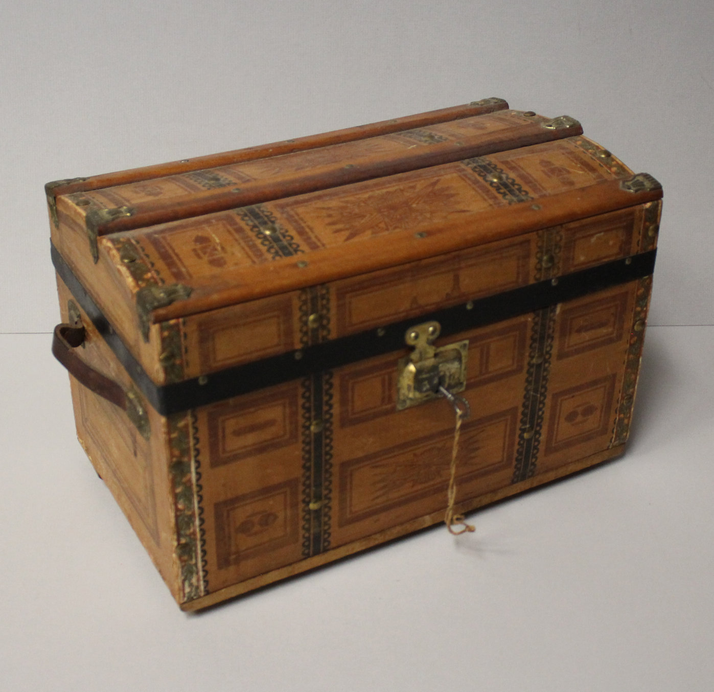 Bargain John's Antiques | Antique Original Mini Doll Trunk - Complete ...