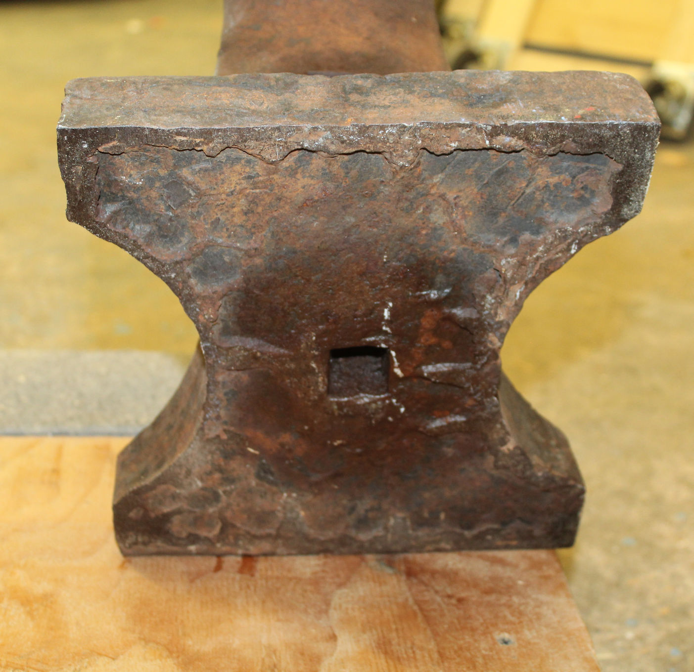 Bargain John's Antiques | Antique Black Smith Iron Anvil – Hay Budden ...